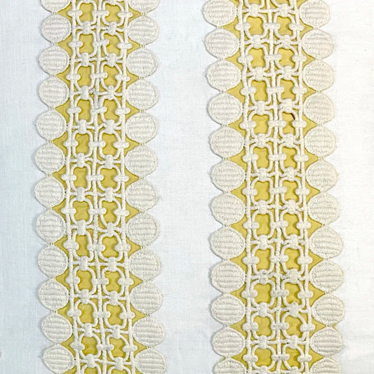 Daisy Linen Throw Pillow